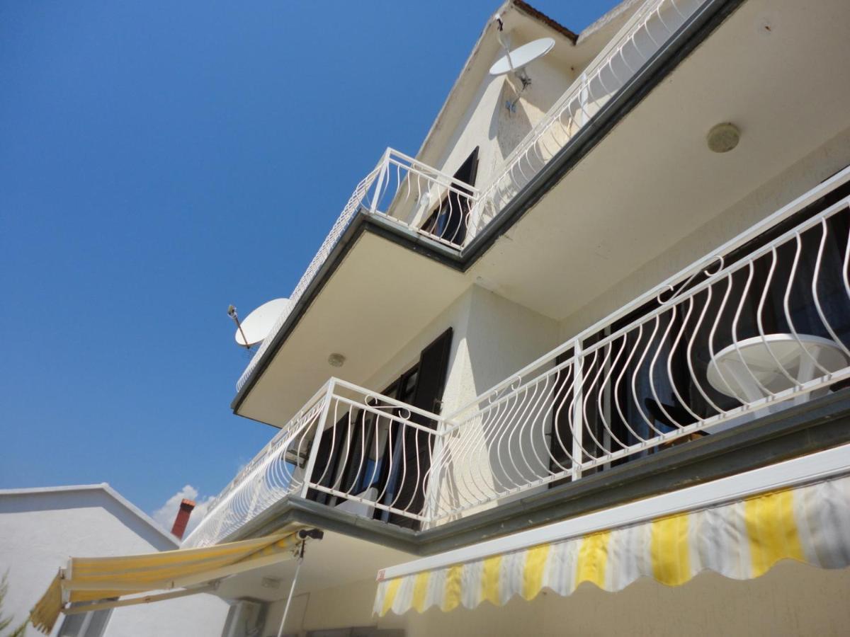 Wisteria Hotel Tivat Exterior photo
