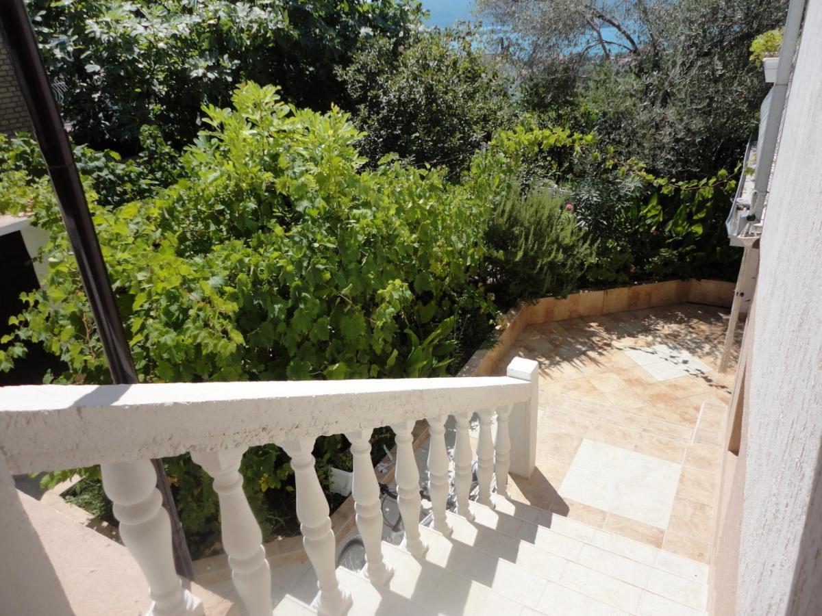 Wisteria Hotel Tivat Exterior photo