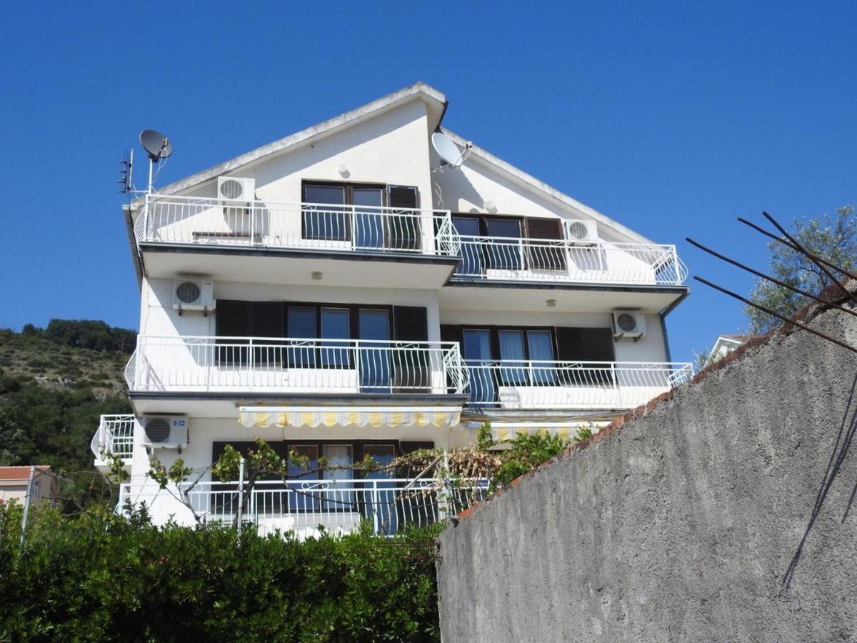 Wisteria Hotel Tivat Exterior photo